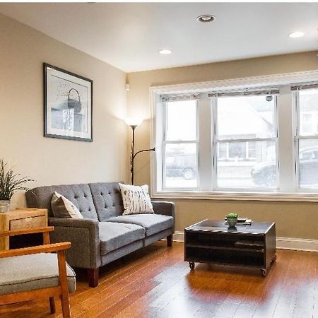 Entire Modern 2 Bedroom Apartment Chicago Kültér fotó